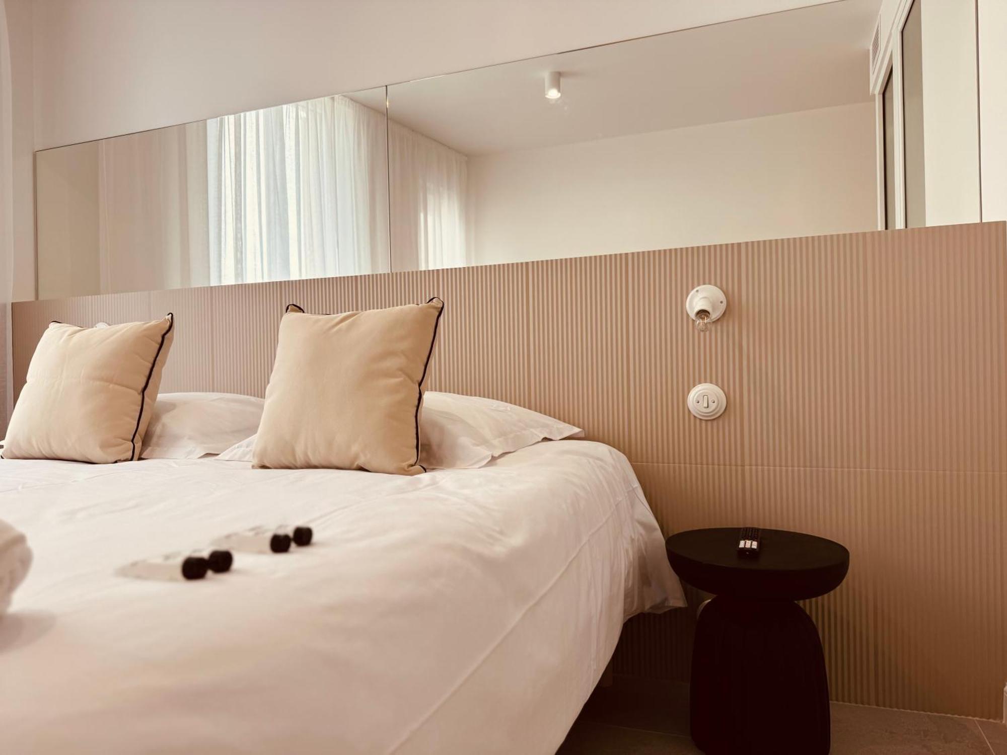 Maison Lyo Suite Luxe คานส์ ภายนอก รูปภาพ