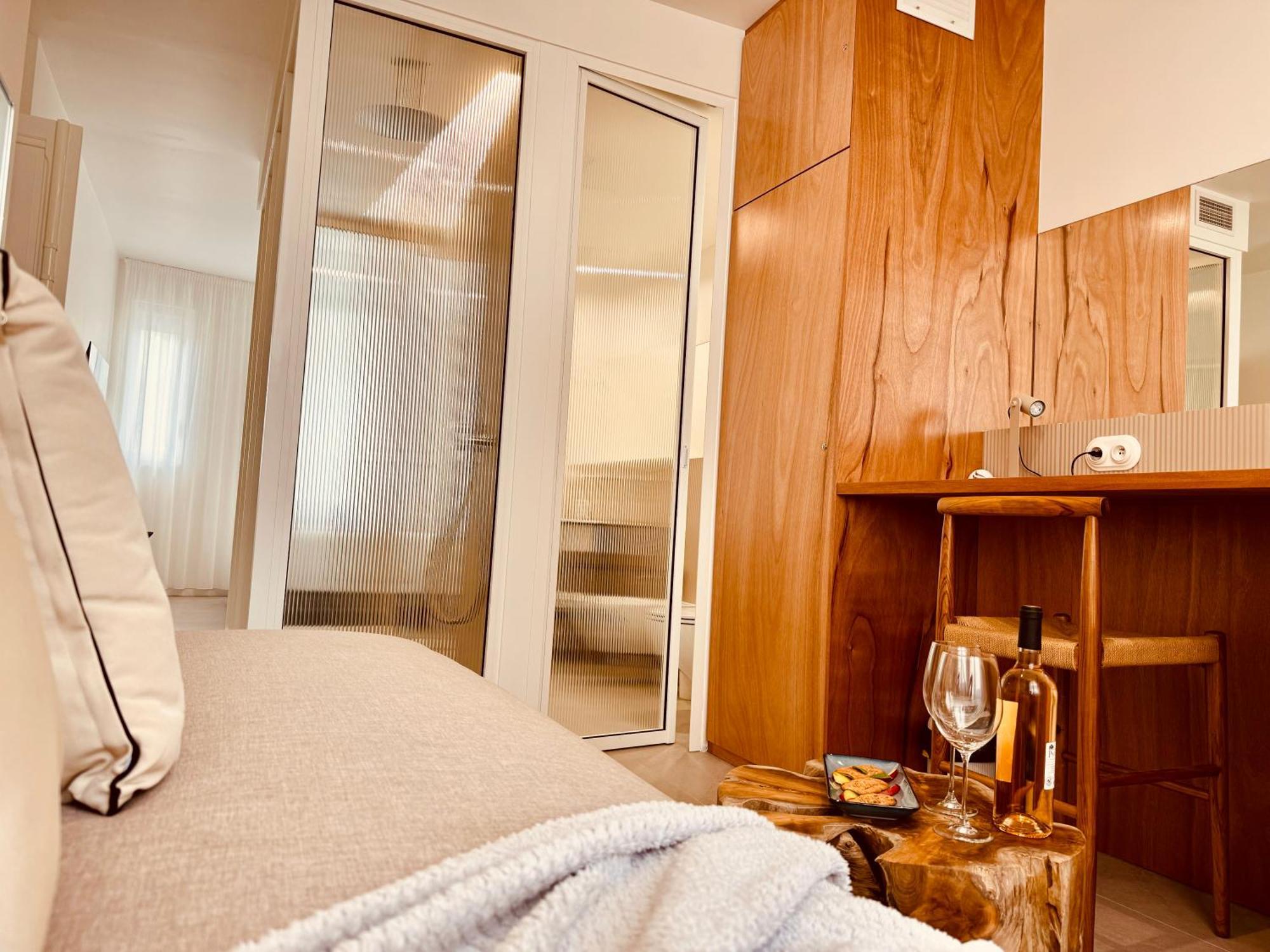 Maison Lyo Suite Luxe คานส์ ภายนอก รูปภาพ