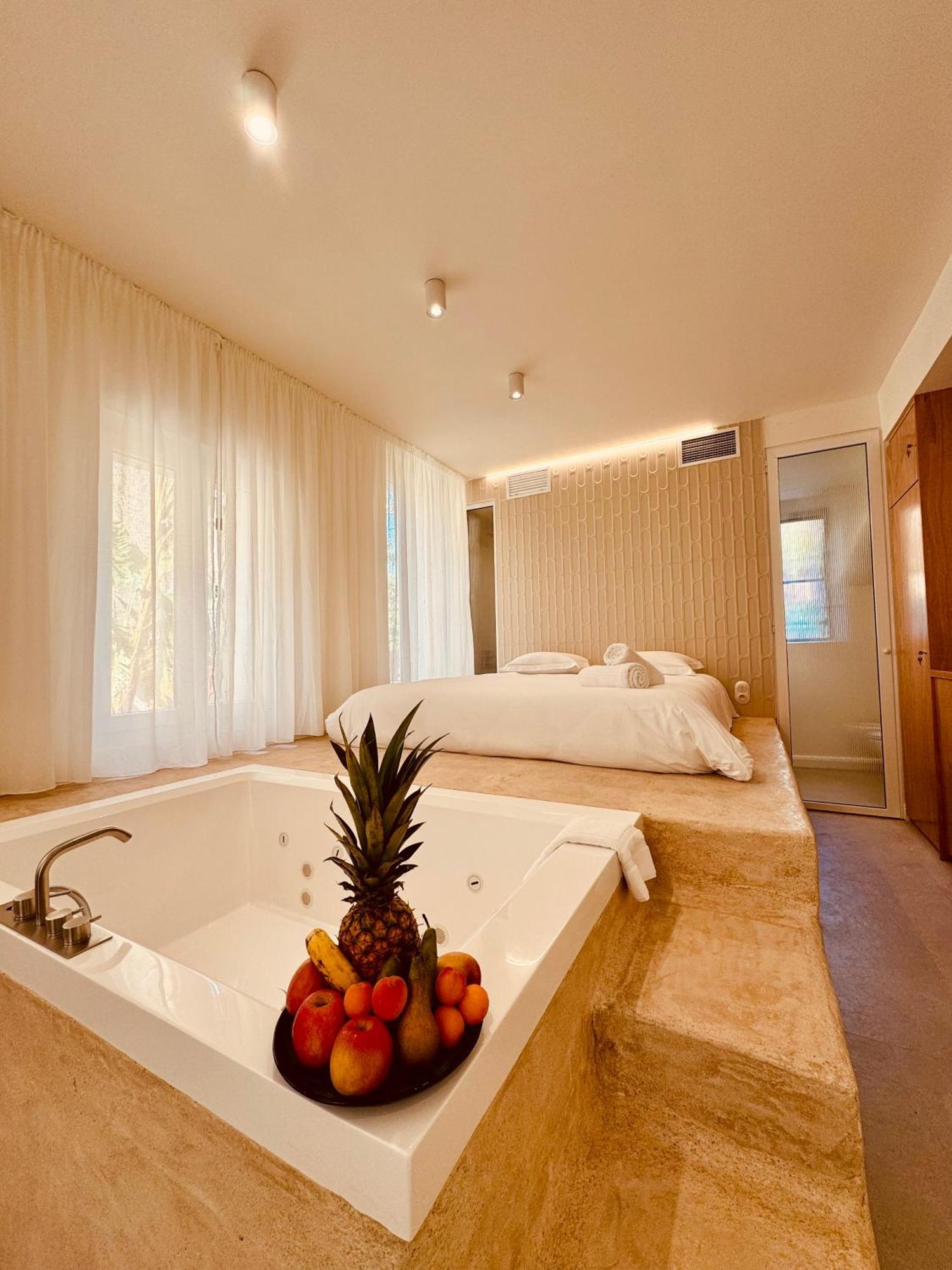 Maison Lyo Suite Luxe คานส์ ภายนอก รูปภาพ