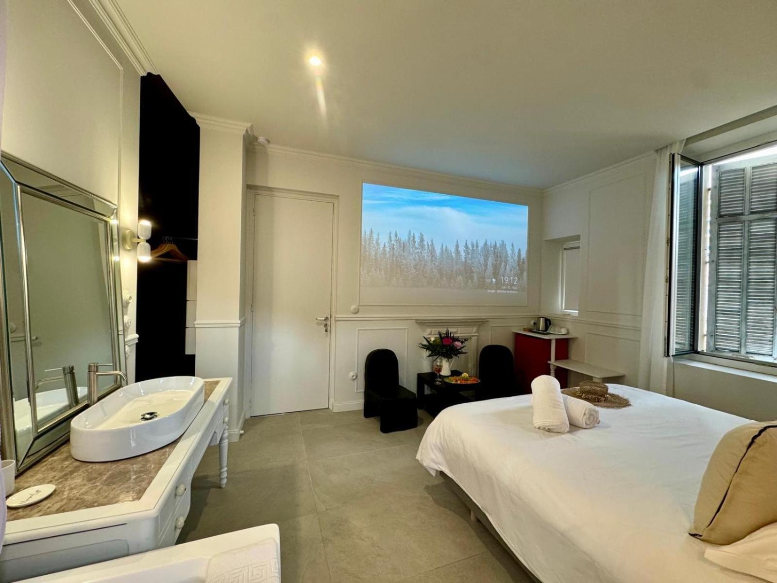 Maison Lyo Suite Luxe คานส์ ภายนอก รูปภาพ