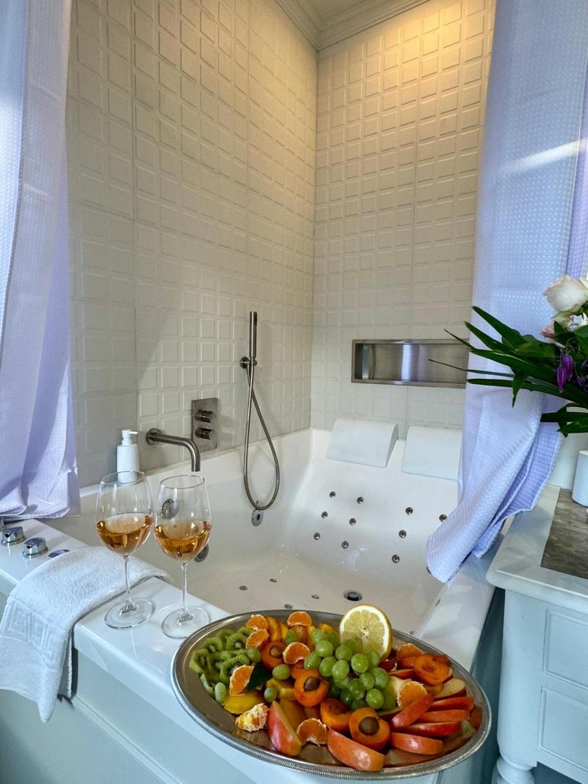 Maison Lyo Suite Luxe คานส์ ภายนอก รูปภาพ