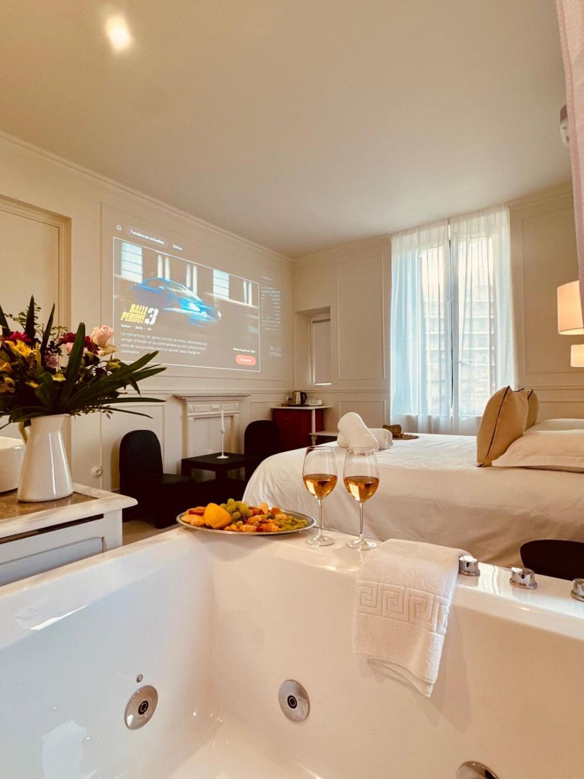 Maison Lyo Suite Luxe คานส์ ภายนอก รูปภาพ